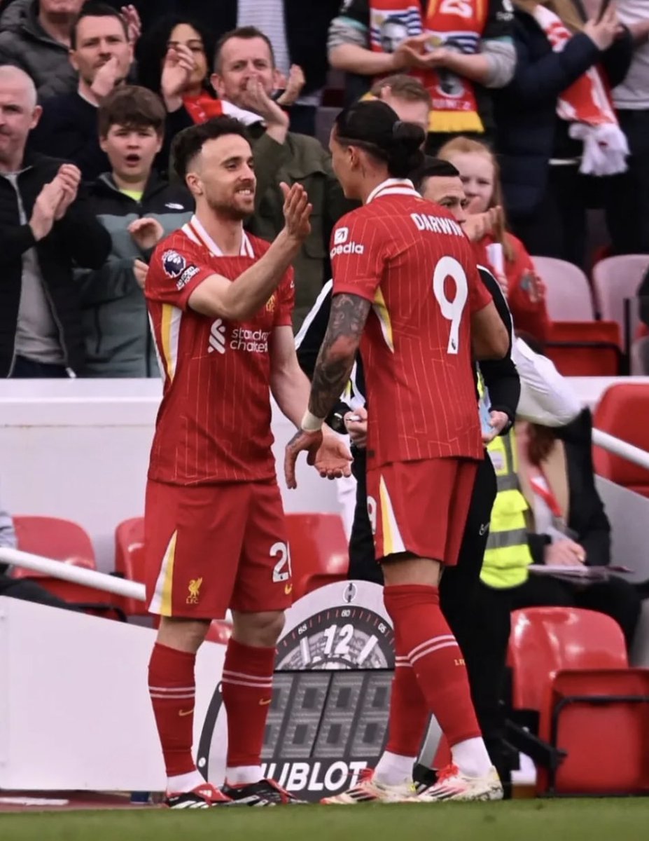 LFCTransferRoom's tweet photo. Darwin Nunez on Instagram:

“There are no words of comfort for so much pain. I will always remember you with your smile, as a good companion on and off the field. I send all my strength to his family, from where he is I'm sure he will always be with you, especially his wife and three children.” 💔

“May Diogo and Andre rest in peace.”