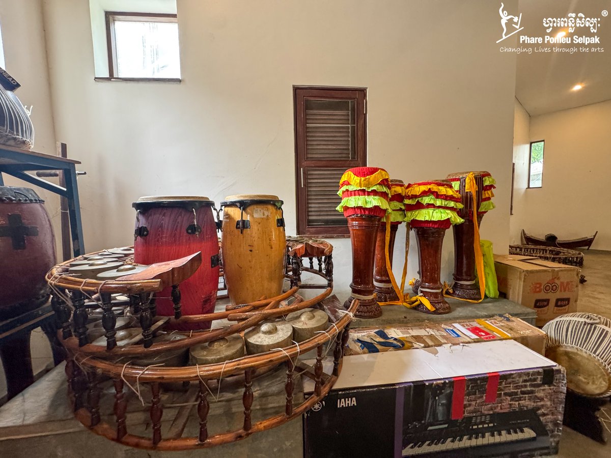 Discover the Magic of Khmer Classical Music at Phare!

Roneat Ek – High-pitched xylophone
Roneat Daek – Metallophone
Roneat Thung – Bass xylophone
Kong Vong Touch and Thom – Small  and large gong circle
Skor Samphor – Hand drum
Chhing – Finger cymbals
Sralai – Traditional reed