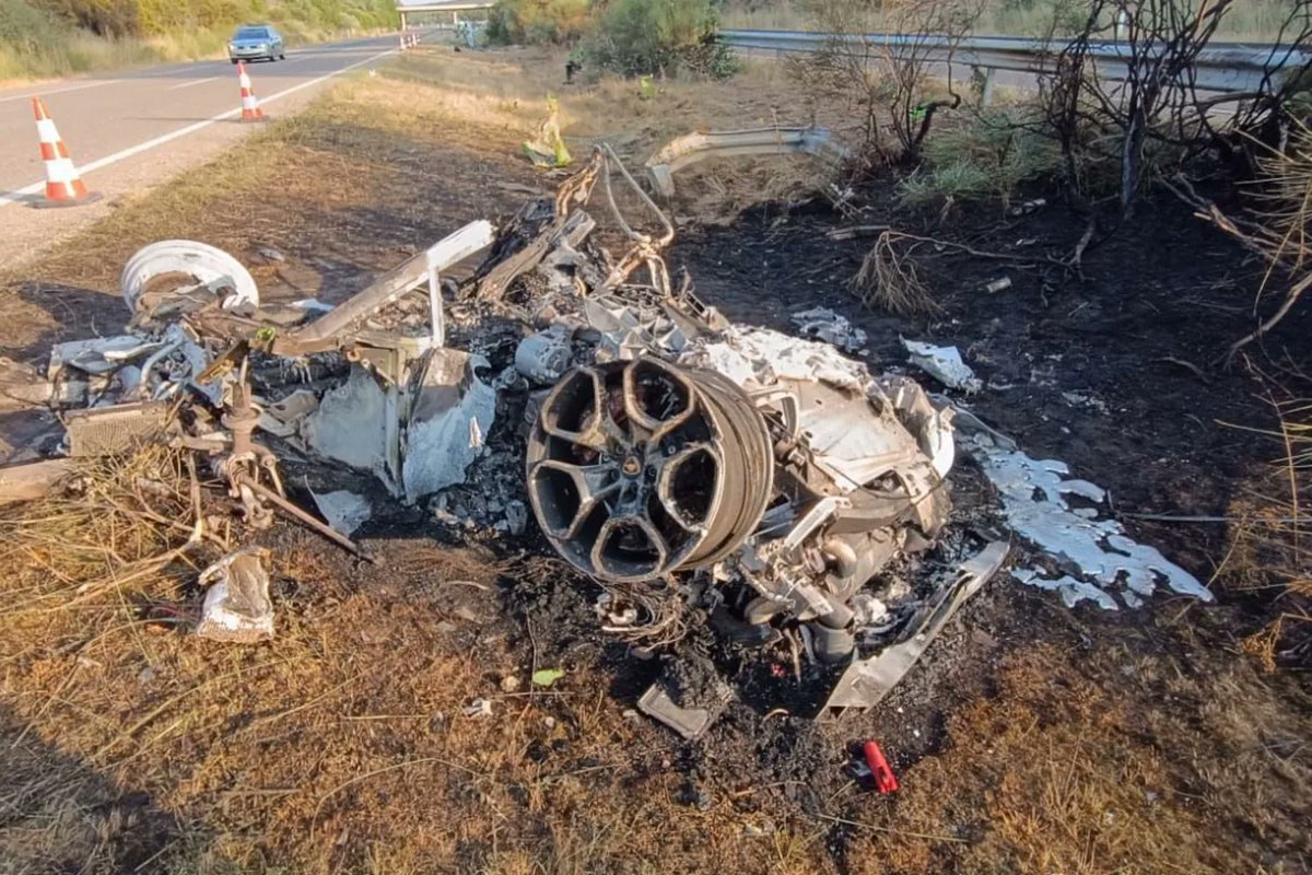 O estado em que ficou o carro... fdss