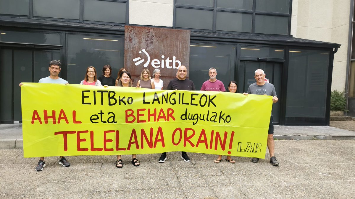 LAB EITB Media (@labeitb) on Twitter photo 📢 EITB Mediako langileok AHAL eta BEHAR dugulako, TELELANA ORAIN!
💢Ostegunero bezala, Bilboko eta Miramongo egoitzetan elkartu gara
💢 #Telelana-ren araudia adostuta, baina zuzendaritzak postuen zerrenda zentzugabea aurkeztu du, arbitrarioa eta subjektiboa!
#inposiziorikez 📢 EITB Mediako langileok AHAL eta BEHAR dugulako, TELELANA ORAIN!
💢Ostegunero bezala, Bilboko eta Miramongo egoitzetan elkartu gara
💢 #Telelana-ren araudia adostuta, baina zuzendaritzak postuen zerrenda zentzugabea aurkeztu du, arbitrarioa eta subjektiboa!
#inposiziorikez