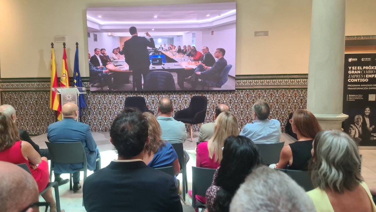 <a href="/CEOEAragon/">CEOEAragon</a> <a href="/ceste_zgz/">CESTE</a> <a href="/_usj_/">Universidad San Jorge</a> <a href="/jesusarnau/">Jesús Arnau</a> <a href="/claraarpa/">Clara Arpa</a> <a href="/Empresarioszgz/">CEOE Zaragoza</a> <a href="/CEOE_Teruel/">CEOE - CEAT TERUEL</a> <a href="/CEOS_CEPYME/">CEOE-CEPYME HUESCA</a> x.com/juanroyoabenia… Clausura tras un curso de arquitectura trabajo ¡Enhorabuena a todos!
#Zaragoza