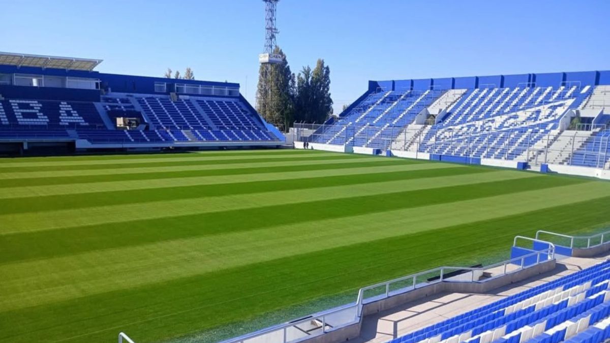 LuisPujolmdz's tweet image. Antes de que suceda, el barrio mayormente residencial que rodea al estadio de Godoy Cruz Antonio Tomba ha estado durante 2 décadas sin partidos.

Preparen la catarata de lloros de vecinos nuevos al barrio (desprevenidos o ilusos)  quejandose de la preexistencia de un edificio de…