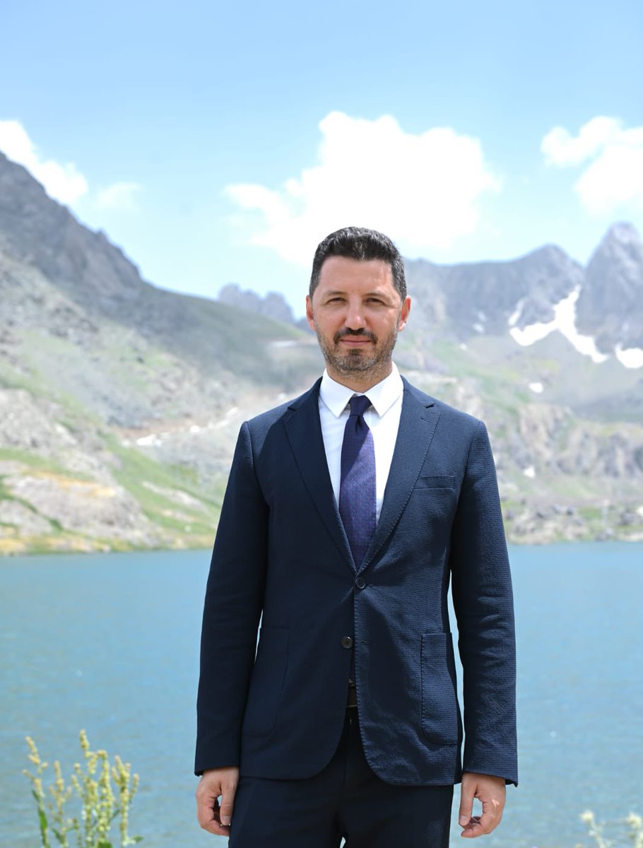 Her karışı cennet olan ülkemizin çok farklı bir noktası Hakkari’deyiz. Kültür, Sanat ve Turizm gelişiyor. Herkes gelip bu güzel coğrafyayı keşfetmeli. 
#hakkari #Cilo #TerörsüzTürkiye