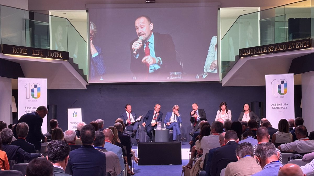 GSE (@gserinnovabili) on Twitter photo <a href="/arrigoni_paolo/">Paolo Arrigoni</a> #GSE, alla X Assemblea <a href="/UTILITALIA/">Utilitalia</a> "Per ridurre le #bollette, le #emissioni e la dipendenza energetica dall’estero, l’#efficienzaenergetica è il driver principale e deve riguardare tutti i settori: residenziale, #industria, terziario e #servizioidricointegrato" <a href="/arrigoni_paolo/">Paolo Arrigoni</a> #GSE, alla X Assemblea <a href="/UTILITALIA/">Utilitalia</a> "Per ridurre le #bollette, le #emissioni e la dipendenza energetica dall’estero, l’#efficienzaenergetica è il driver principale e deve riguardare tutti i settori: residenziale, #industria, terziario e #servizioidricointegrato"