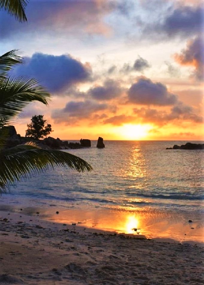 Sunset in Seychelles-Indian Ocean.🚥🛤️🛼