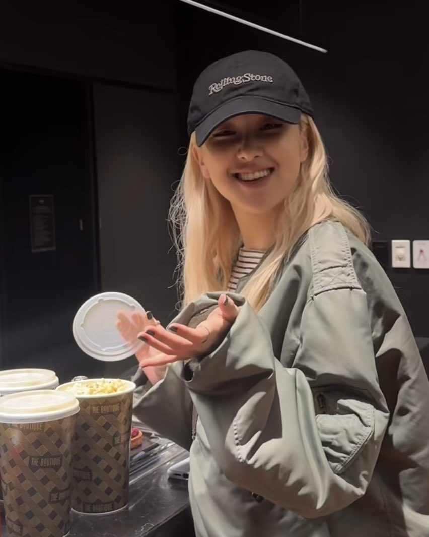 i love her 'rosie' side