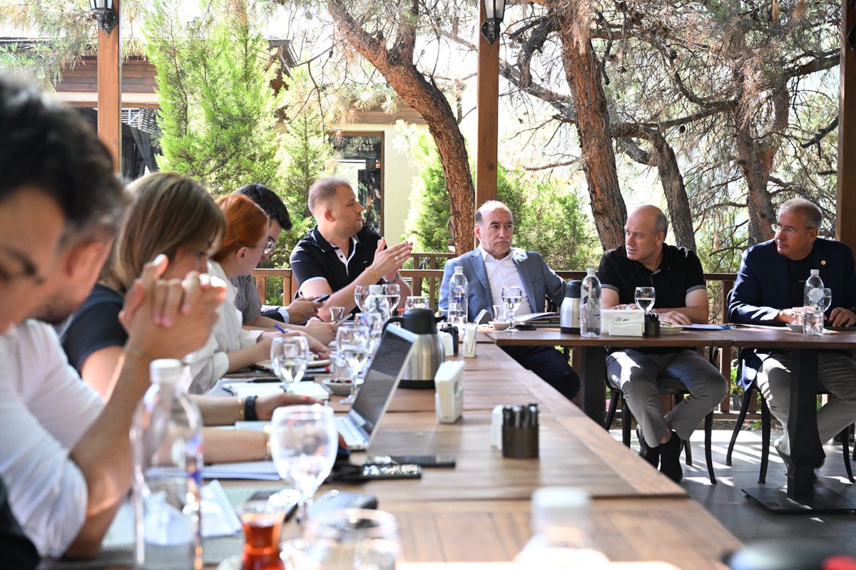 🔶 Yönetim Kurulu Başkan Yardımcımız İsmail Kuş, Meclis Başkan Yardımcımız Metin Şenyurt, BEKSİAD Yönetim Kurulu Başkanı Mehmet Bayezit ile meclis ve komite üyelerimiz, BTSO Mutfak Akademi Uygulama Restoranı Double F’te bir araya geldi. 

🔸 Toplantıda, Ticaret Bakanlığı