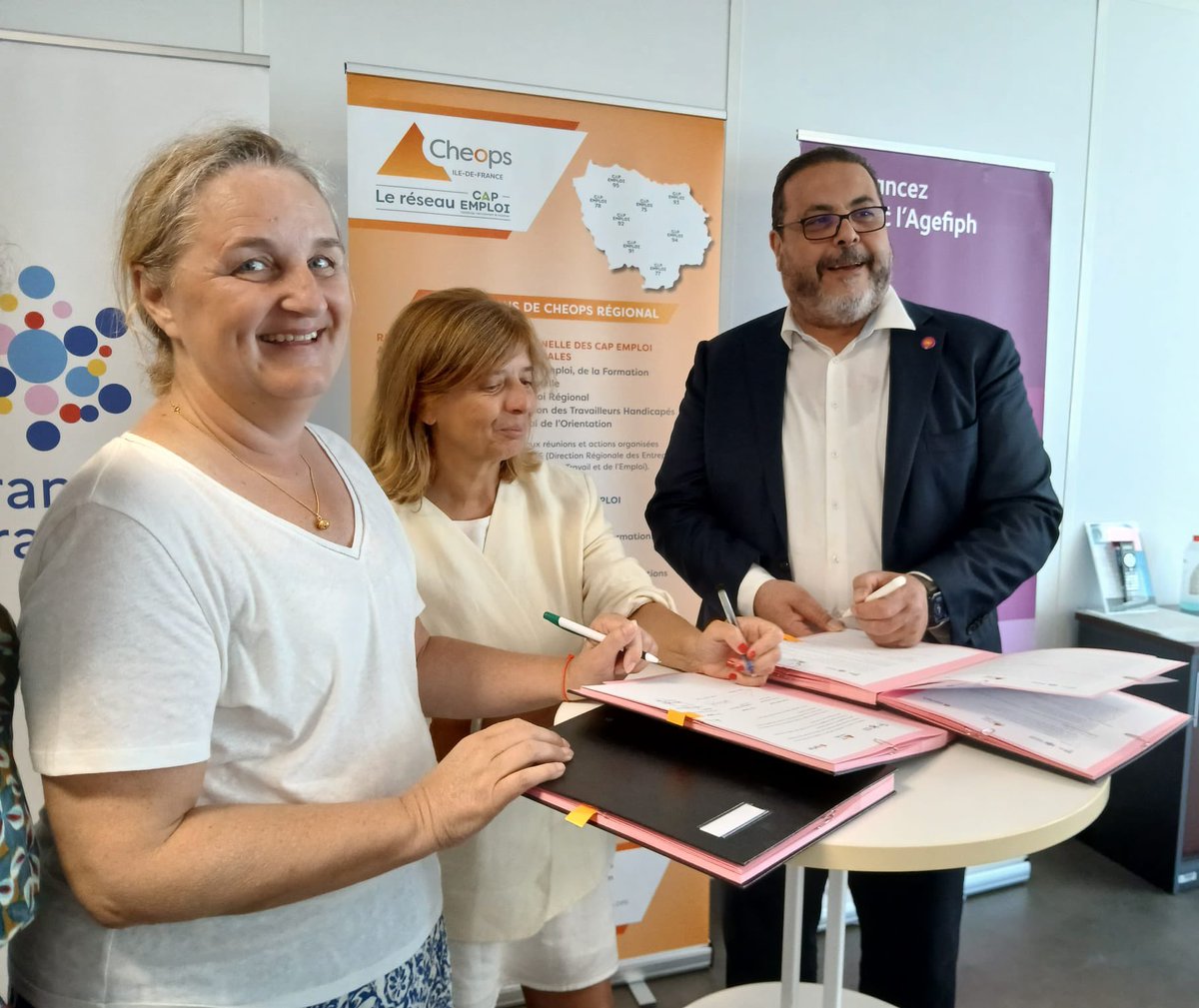 Un accord pour agir ensemble en faveur de l’emploi des personnes en situation de handicap, autour de 3 axes :

1️⃣ Coordonner les offres de services aux entreprises
2️⃣ Sécuriser les parcours et l’accès à la formation
3️⃣ Professionnaliser les acteurs de terrain