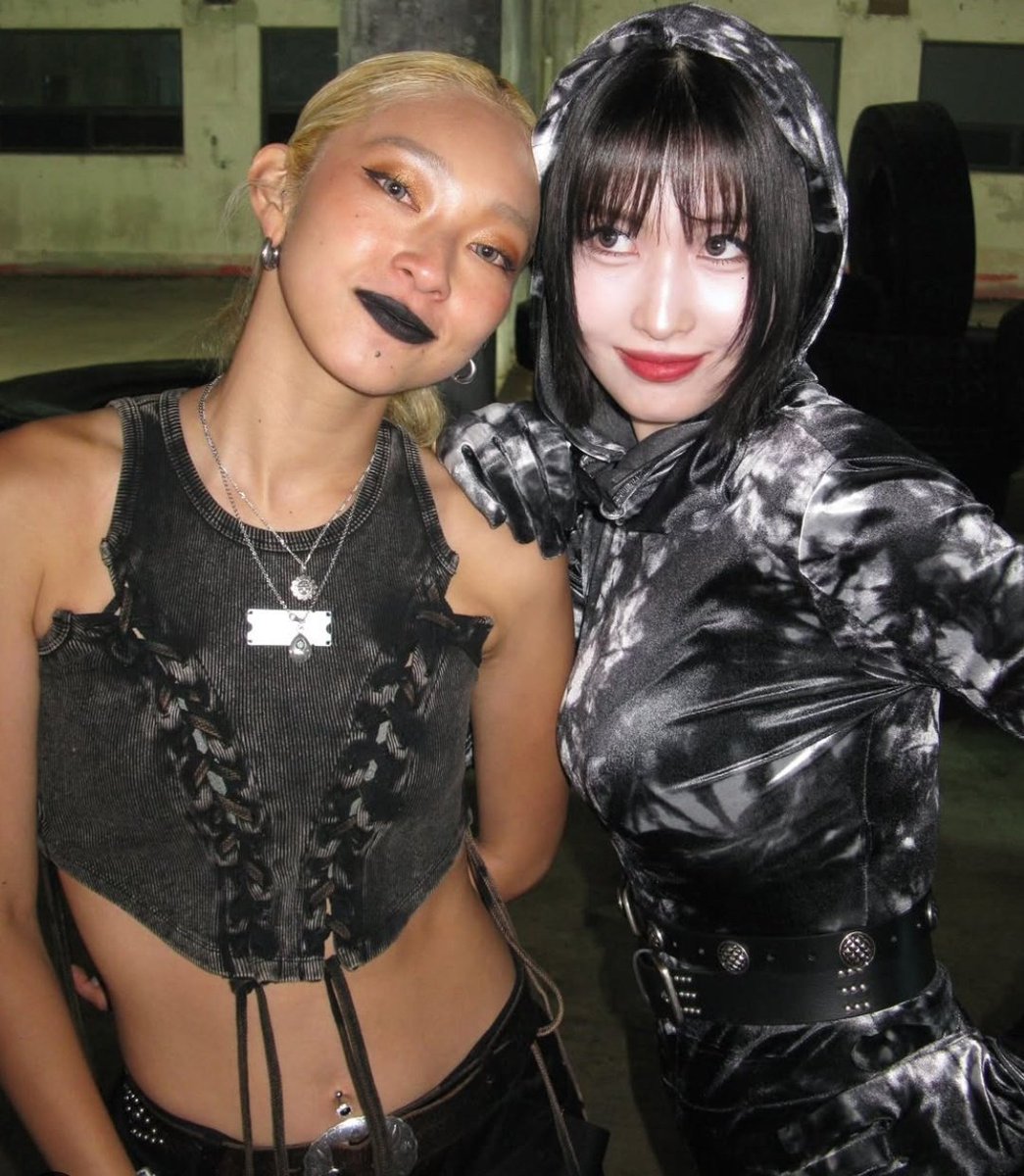 gyuwithu's tweet image. After Jihyo, we got Momo instagram update with @OsakaOjoGang 💚✨️

"💚 🔫 🔫 🔫 "

#wswf #wswf3 #ojogang #osakaojogang #twice