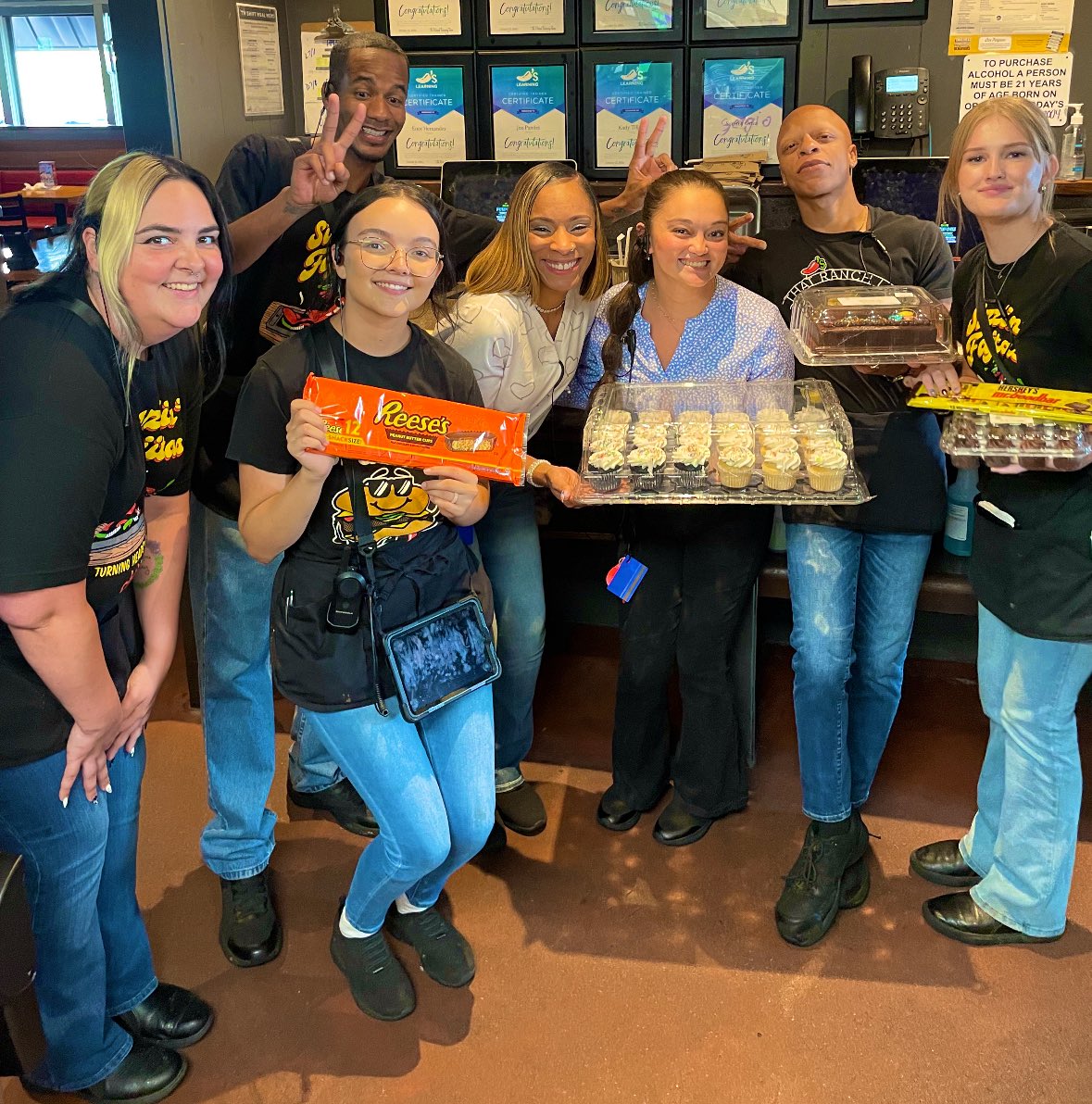 Myra (@myratalley1229) on Twitter photo Cheers to my MID who I have seen grow from a TM👉🏽AM #Chilislove that I was able to have you here <a href="/Chilis/">Chili's Grill & Bar</a> Quail #CTR You are now ready to Grow and Go #YukonChilis So proud of you🥳 keep shining bright Queen 🫶🏽🌶❤️ Cheers to my MID who I have seen grow from a TM👉🏽AM #Chilislove that I was able to have you here <a href="/Chilis/">Chili's Grill & Bar</a> Quail #CTR You are now ready to Grow and Go #YukonChilis So proud of you🥳 keep shining bright Queen 🫶🏽🌶❤️