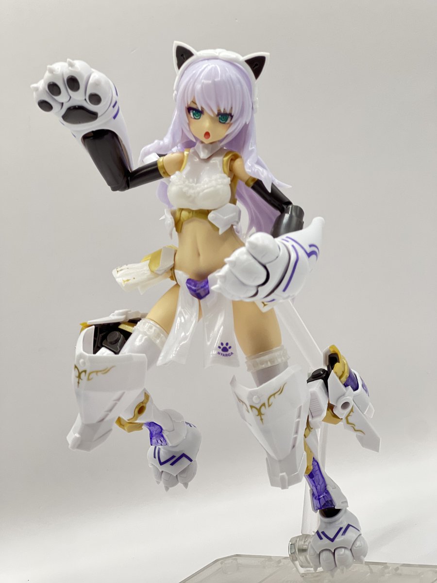 F123_SSCU's tweet image. 初めてのFAガール
箱の大きさに驚いた(((゜Д゜;)))
完成品も大きい(◎-◎;)!!
30msと同じ位だと思ってた
しかし無塗装でこれは凄い
( &gt;﹏&lt; *)
#ドゥルガー #FAガール #フレームアームズ・ガール