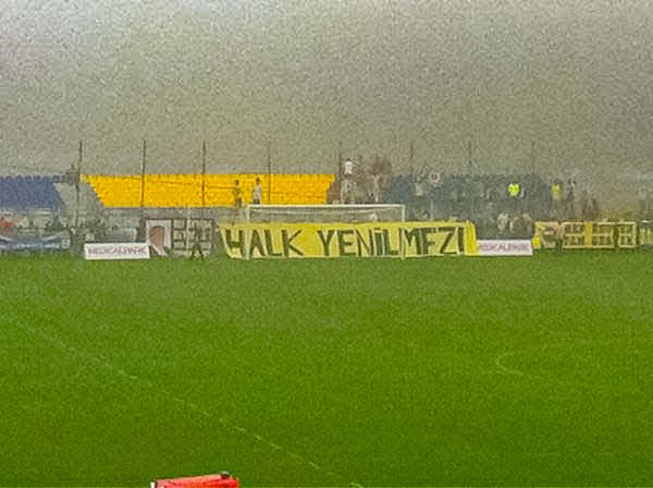HALK YENİLMEZ! 

#PankartlarınFenerbahçeTarihi