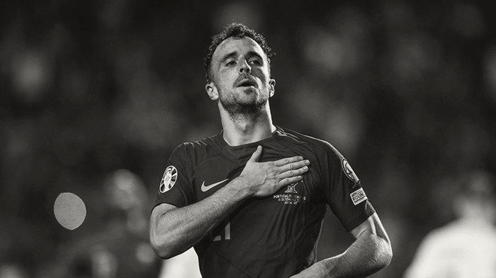 Augusto__Inacio's tweet photo. É com o coração pesado que recebi a devastadora notícia do falecimento de Diogo Jota e seu irmão André Silva.Hoje, o Futebol Português e Internacional está de luto.Dois jovens que partiram cedo demais. As famílias  e amigos as minhas condolências. Descansem em paz. https://t.co/vZEDChofBS