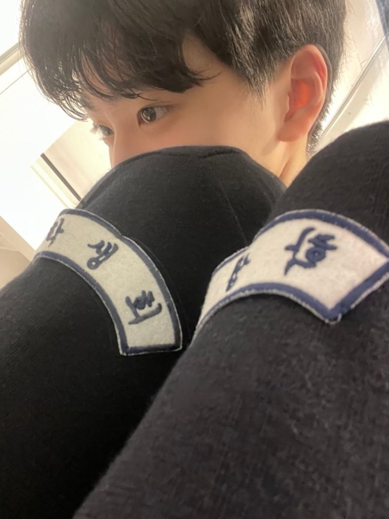 NewBeat_twt's tweet photo. [#조윤후] 

고등학생 모범생 윤후! https://t.co/3Pt7DoOJ72