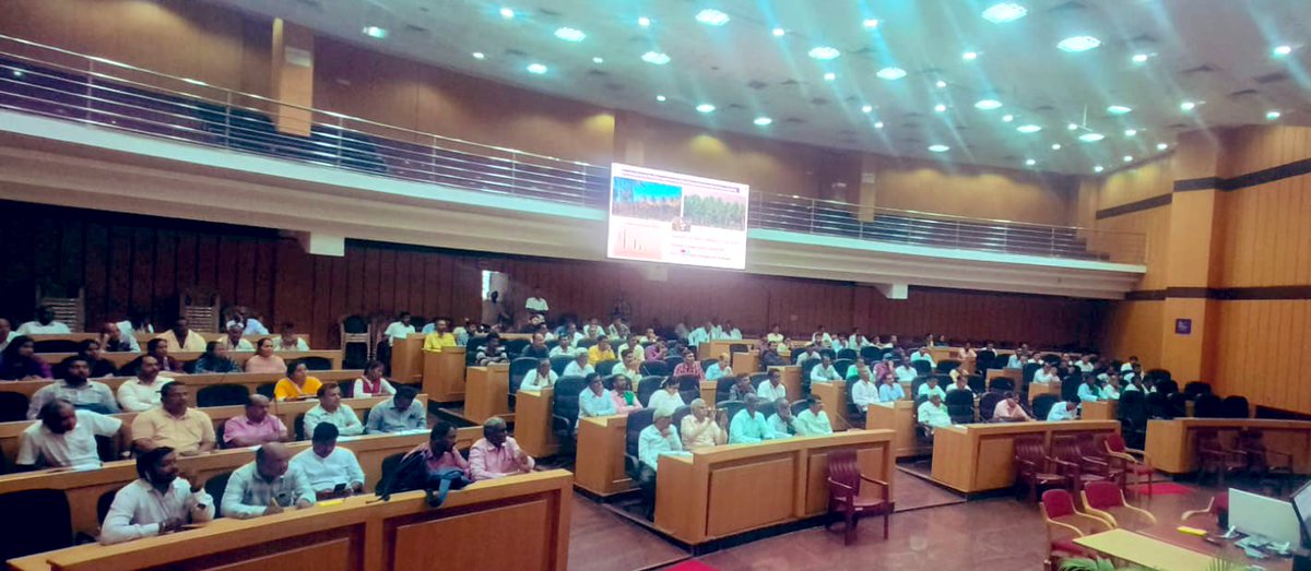 Zilla Panchayat Ramanagara (@zpramanagara) on Twitter photo ಇಂದು ಬೆಂಗಳೂರು ದಕ್ಷಿಣ ಜಿ.ಪಂ ಸಭಾಂಗಣದಲ್ಲಿ ತೋಟಗಾರಿಕೆ ಇಲಾಖೆ ವತಿಯಿಂದ ತೆಂಗು ಬೆಳೆಯಲ್ಲಿ ಕಪ್ಪು ತಲೆ ಹುಳು ಬಾಧೆಯಿಂದ ನುರಿತ ವಿಜ್ಞಾನಿಗಳು, ಸ್ಥಳೀಯ ಪ್ರತಿನಿಧಿಗಳು ಹಾಗೂ ಪ್ರಗತಿಪರ ರೈತರೊಂದಿಗೆ ವೈಜ್ಞಾನಿಕ ಮಾರ್ಗೋಪಾಯಗಳ ಕುರಿತ ಸಭೆಯಲ್ಲಿ ಜಿ.ಪಂ. #CEO_Anmol_Jain IAS ರವರು ಭಾಗವಹಿಸಿದ್ದರು
<a href="/IASassociation/">IAS Association</a> <a href="/DKShivakumar/">DK Shivakumar</a> ಇಂದು ಬೆಂಗಳೂರು ದಕ್ಷಿಣ ಜಿ.ಪಂ ಸಭಾಂಗಣದಲ್ಲಿ ತೋಟಗಾರಿಕೆ ಇಲಾಖೆ ವತಿಯಿಂದ ತೆಂಗು ಬೆಳೆಯಲ್ಲಿ ಕಪ್ಪು ತಲೆ ಹುಳು ಬಾಧೆಯಿಂದ ನುರಿತ ವಿಜ್ಞಾನಿಗಳು, ಸ್ಥಳೀಯ ಪ್ರತಿನಿಧಿಗಳು ಹಾಗೂ ಪ್ರಗತಿಪರ ರೈತರೊಂದಿಗೆ ವೈಜ್ಞಾನಿಕ ಮಾರ್ಗೋಪಾಯಗಳ ಕುರಿತ ಸಭೆಯಲ್ಲಿ ಜಿ.ಪಂ. #CEO_Anmol_Jain IAS ರವರು ಭಾಗವಹಿಸಿದ್ದರು
<a href="/IASassociation/">IAS Association</a> <a href="/DKShivakumar/">DK Shivakumar</a>