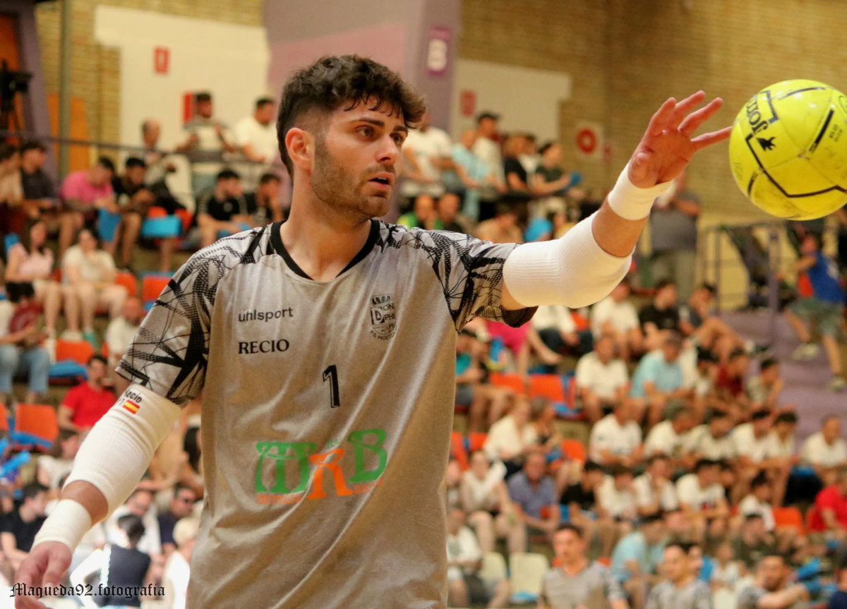 💙RENOVACIÓN💙
Sensacional regreso de <a href="/alvarorecio/">Alvaro Recio</a> al Club, donde nos ha dejado grandes tardes bajo palos. 
Excelente profesional, “M Portero” nos gana a todos día tras día, con su entrega, trabajo y compromiso.
Hay portero señores! Y se llama Álvaro Recio…
#canteraazul