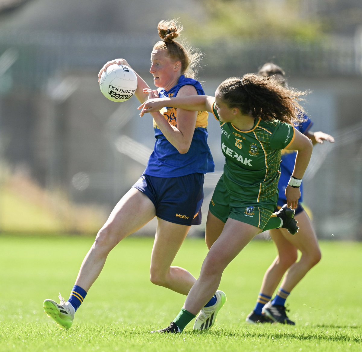 GAA_BEO's tweet image. Dé Domhnaigh ar Peil na mBan Beo
An Cluiche Ceathrú Ceannais deireanach i Craobh TG4 🔥
The last quarter final in the TG4 Championship 🏐
Beo ar TG4 @ 17:10
@meathladiesMLGF v @TippLadiesFB