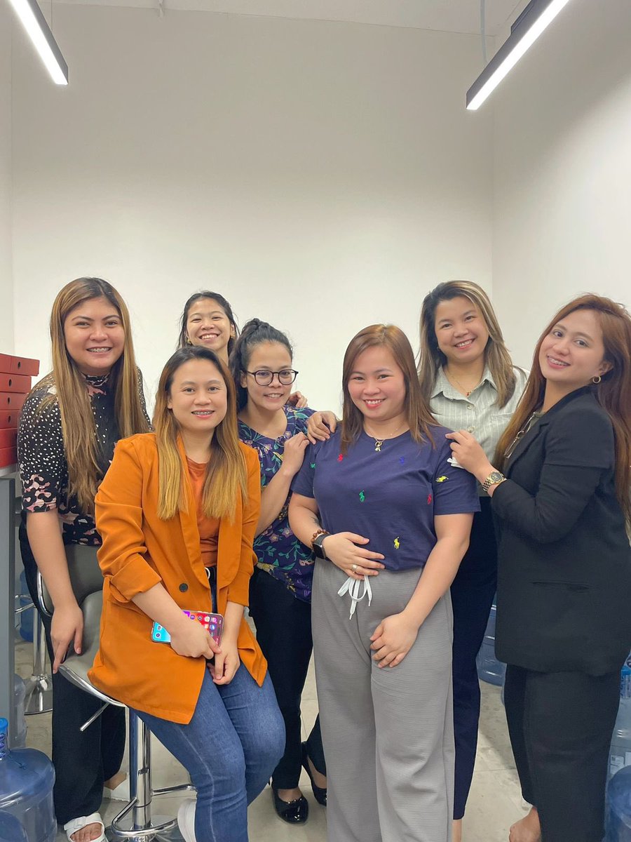 BisdakV's tweet photo. The Kabayans are happy!
Thanks for the lunch treat!
#OFWs #workplace #AbuDhabi #UAE #unity #workinglunch https://t.co/CZ1DsJbj75