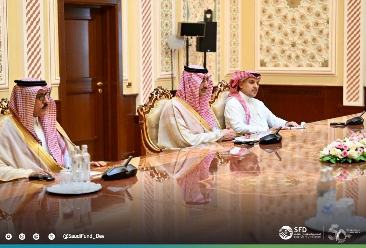 SaudiFund_Dev's tweet photo. #دوشنبيه | استقبل فخامة رئيس جمهورية طاجيكستان، السيد إمام علي رحمان؛ سعادة الرئيس التنفيذي لـ #الصندوق_السعودي_للتنمية أ.سلطان المرشد، بحضور سعادة سفير خادم الحرمين الشريفين لدى طاجيكستان أ.وليد الرشيدان. وجرى خلال اللقاء؛ استعراض العلاقات الإنمائية الوثيقة بين الجانبين الممتدة لأكثر من 20 عامًا، وبحث سبل تعزيز التعاون التنموي لتمويل القطاعات الحيوية في #طاجيكستان.

#نزدهر_معًا
#SFD50