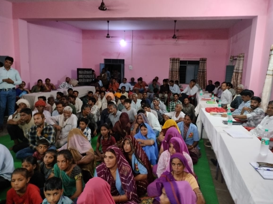 PratapgarhDm's tweet photo. जिला कलक्टर ने ली रात्रि चौपाल, आमजन की समस्याएं सुन दिए निस्तारण के निर्देश
पंडित दीनदयाल उपाध्याय अंत्योदय संबल पखवाड़े के तहत आयोजित शिविर में अधिकाधिक भागीदारी हेतु की अपील
@BhajanlalBjp
@RajCMO
@DIPRRajasthan
@AnjaliRajoria
@PratapgrhPolice https://t.co/tuW4zERWd1