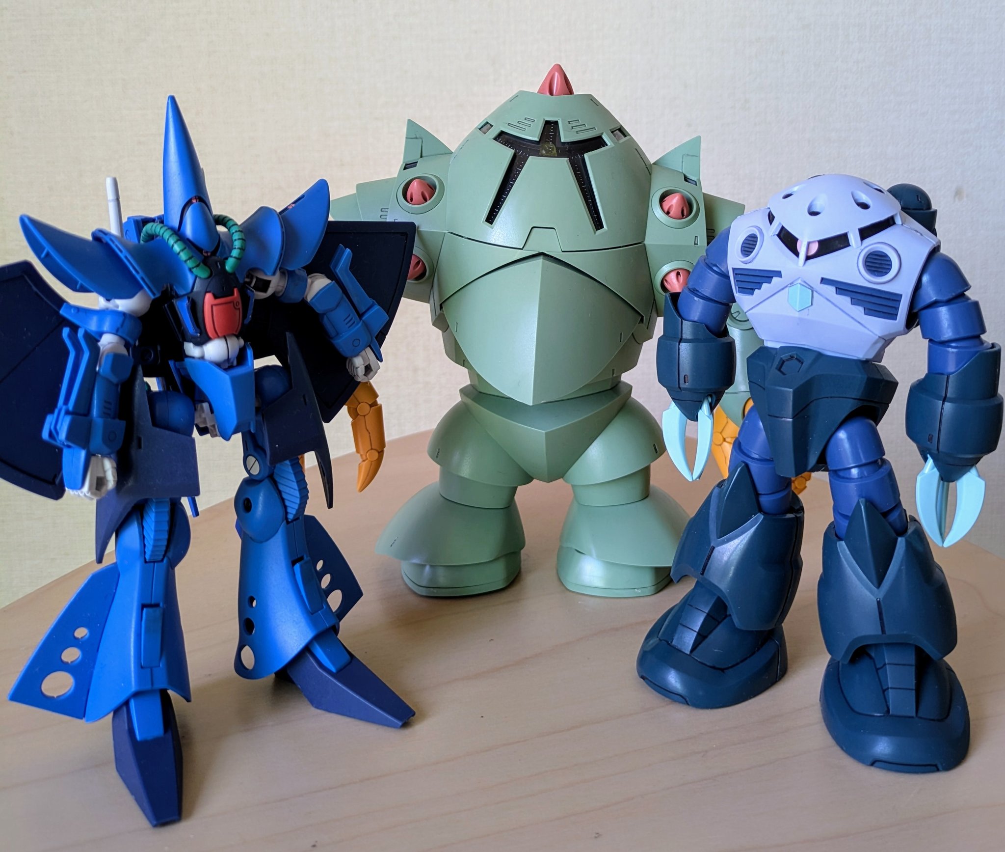 BANDAI ガンプラ MG 機動戦士ガンダム ネオ・ジオン軍量産型