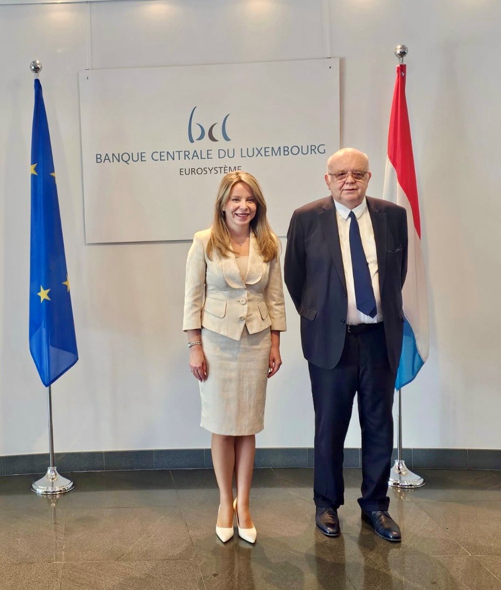 Centralna banka Crne Gore (@centralnabanka) on Twitter photo 🇲🇪🤝🇱🇺 Guvernerka #CBCG, dr <a href="/IrenaRadovicMNE/">Irena Radovic</a> , sastala se sa guvernerom Centralne banke Luksemburga, Gastonom Rajnešom, tokom posjete ovoj instituciji.
📊 Razmijenjena su mišljenja o globalnim ekonomskim kretanjima i izazovima koji oblikuju rad centralnih banaka. Razgovarano je 🇲🇪🤝🇱🇺 Guvernerka #CBCG, dr <a href="/IrenaRadovicMNE/">Irena Radovic</a> , sastala se sa guvernerom Centralne banke Luksemburga, Gastonom Rajnešom, tokom posjete ovoj instituciji.
📊 Razmijenjena su mišljenja o globalnim ekonomskim kretanjima i izazovima koji oblikuju rad centralnih banaka. Razgovarano je