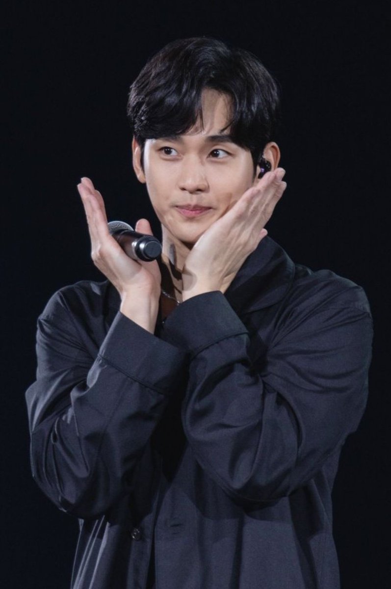 Where others expected him to fall, he stood taller. Not with noise, but with quiet resilience. His strength reminded us that truth doesn't scream-it stands. And in that stillness, he rose. And so did we.
#KimSoohyun
THIS IS WHERE WE RISE
#werisewithkimsoohyun