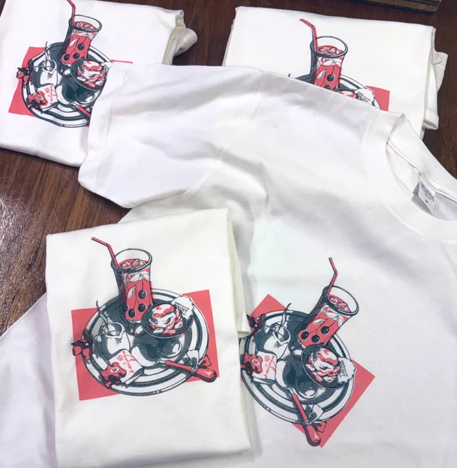 🄽🄴🅆 ​ 🄶🄾🄾🄳🅂 気まぐれ制作Tシャツ&amp;トートバッグ 暑!と思って急きょ気まぐれに作った半袖Tシャツなどです 一枚一枚手刷りのシルクスクリーンなので、色の濃さの違いやズレが全部違う仕様になってます いっぱい失敗して枚数少なめ悲、 #デザフェス61 #デザフェス