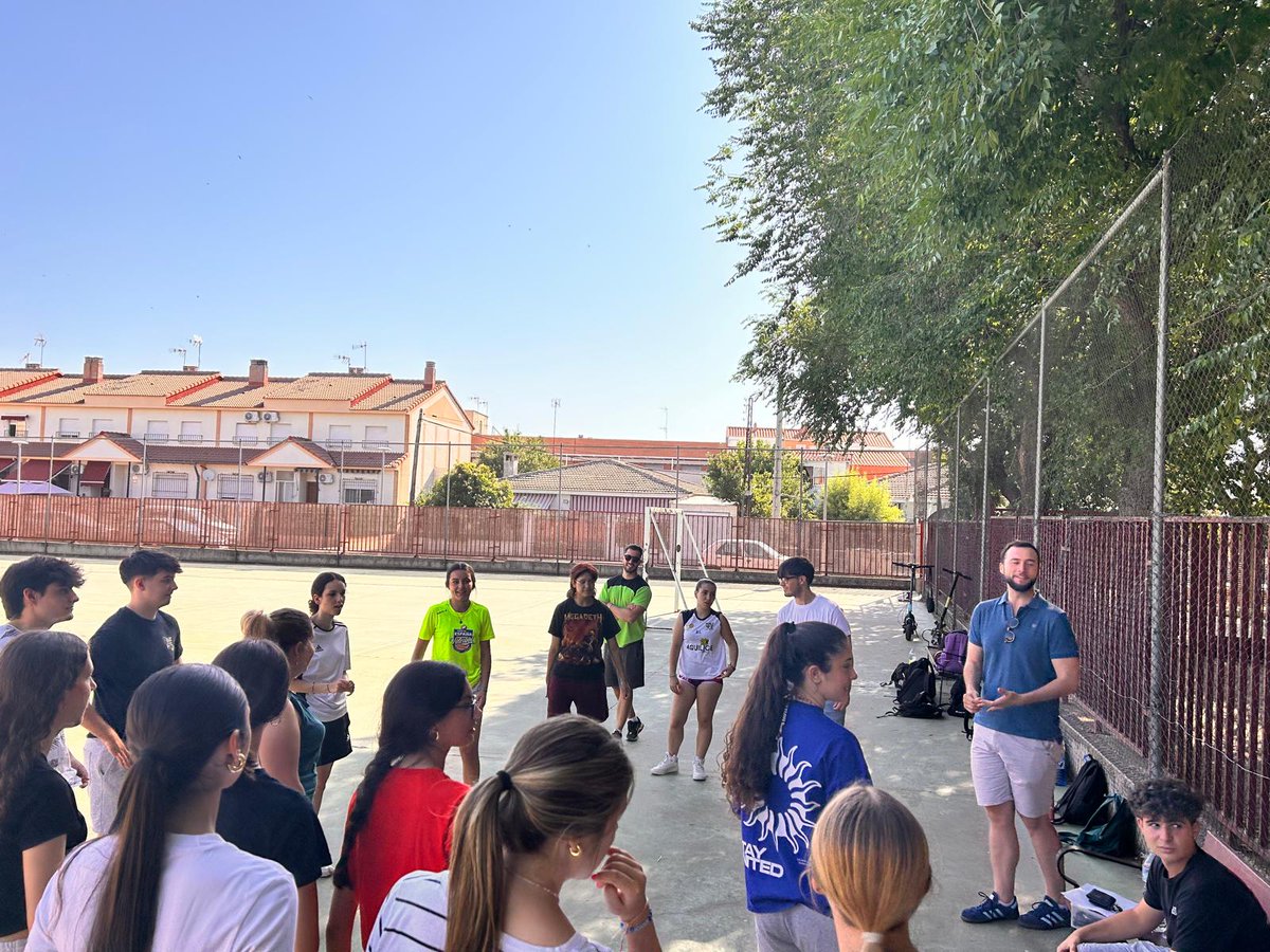El concejal de Juventud visitó a los alumnos del curso de monitor de ocio y tiempo libre, destacando su “formación y oportunidades laborales” 

miguelturra.es/concejal-juven… 

@aytomiguelturra <a href="/CJMiguelturra/">Centro Joven Miguelturra</a>  #MiguelturraESjuventud #MiguelturraESformación
