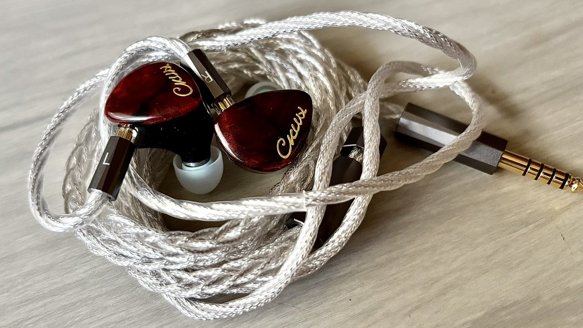 GODSIZE_VOLCANO's tweet photo. NICEHCK - SnowLuna 所感
CKLVX D62と組み合わせて聴いてみました。ほどよくメリハリのある、明るめで柔らかい音。余韻の表現は秀逸。輪郭を保持しつつニュアンスになる部分を丁寧に表現。中高域にフォーカスした音。音の粒に膨らみがある。もう少し低域に重さが欲しい。 ↓
#PR
#NICEHCK #SnowLuna https://t.co/HaJ090WVoh