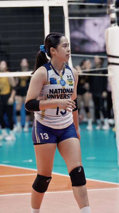 ReymilSalacc's tweet photo. From AVC to VTV Lamina has been showing her commitment to the National Team. Paglaruin nyo si ate!! kalowka. Ginawa nyong fan meet ang peg at puro pa picture ang lumot gels sa kanya. #LetLamsLead eme not eme https://t.co/HOlpq1GaPq