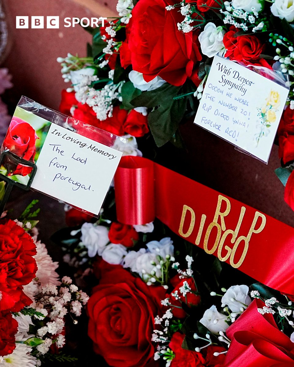 BBCSport's tweet photo. Liverpool fans have been laying flowers at Anfield for Diogo Jota and his brother, after they both died in a car crash earlier today. https://t.co/UM69aaGF3r