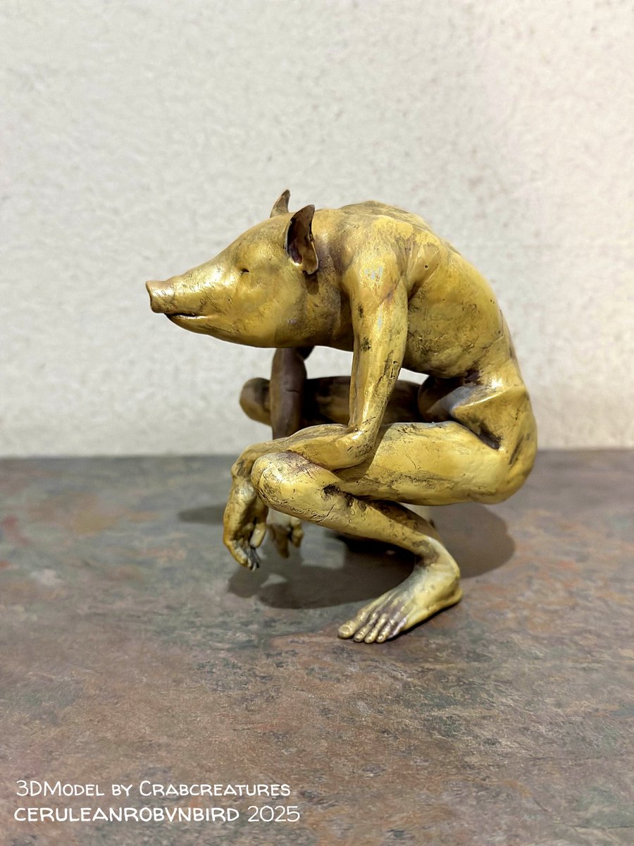 Remnants Statue of the Oink Lord. 3DModel by CrabCreatures (Twitter/3DCults), painted by me. Wanted to do something quick and fun