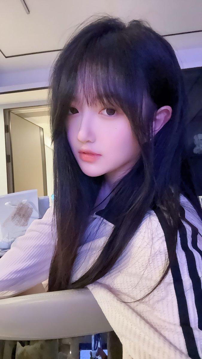 fqyblog's tweet image. 2025.07.03 🎶 抖音 update

“对别人一样的话 明天我就忘了你 ”
🔗 v.douyin.com/aRvgiUTyWLU/

#费沁源 #FEIQINYUAN #番茄鱼