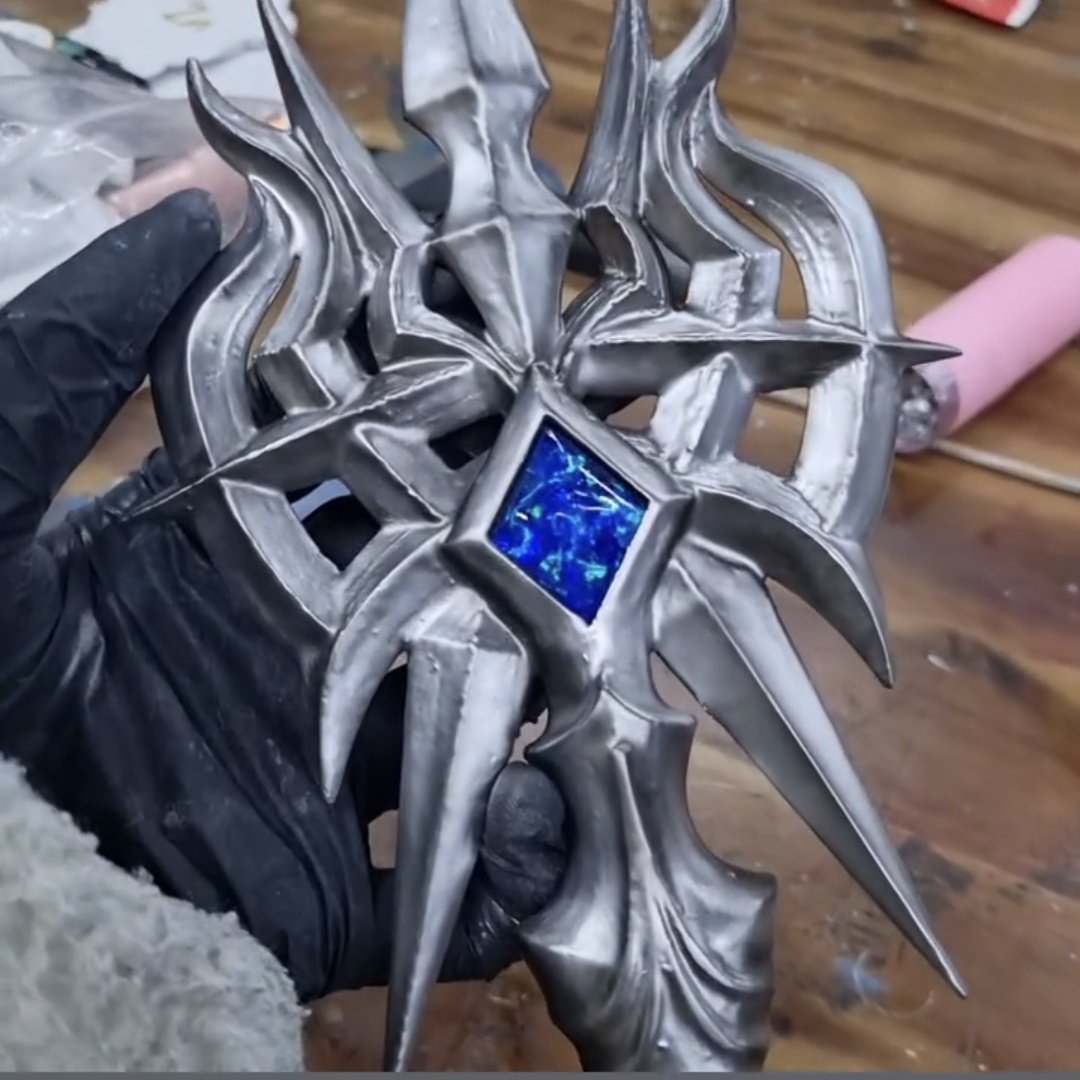 파이널판타지14 이젤 코스프레 의상 판매합니다.

운포 40에 판매합니다

의상 중샵
악세사리 3d 프린팅 직접 제작
가발 &gt; 레이스프론트

사이즈 
어깨42 /가슴 84 /허리 67 /엉덩이 96

부츠커버 앞부분 까짐 있습니다.