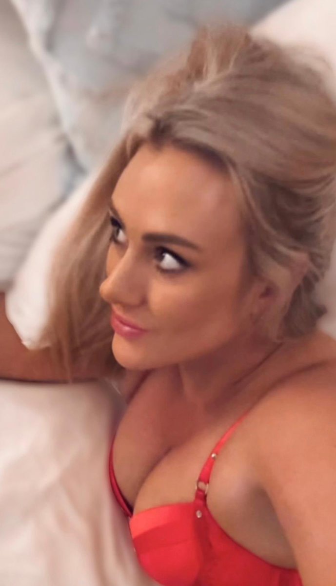 So the ♥️ or 🖤 debate was too close to call. I made the executive decision to go with ❤️ lingerie for date night 🥰 Luckily for the 🖤  lovers it’s a double header! It’s date night again 🥂😜

Exclusive videos of my date nights are up for grabs on my OnlyFans! 😘

🌶️ 🔗 ⬇️