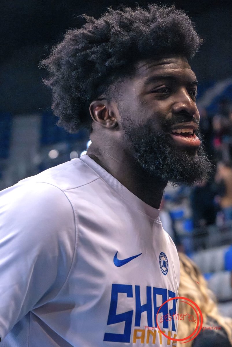 LaVagueAntibes's tweet image. Merci Jacques 🙌
Le club a annoncé que Jacques Eyoum ne sera pas du collectif antibois la saison prochaine.
La Vague souhaite le meilleur à Jacques dans son nouveau challenge du côté de Boulogne et le remercie pour son investissement !
📸 Esther Berenger
#GoSharks #LaVague