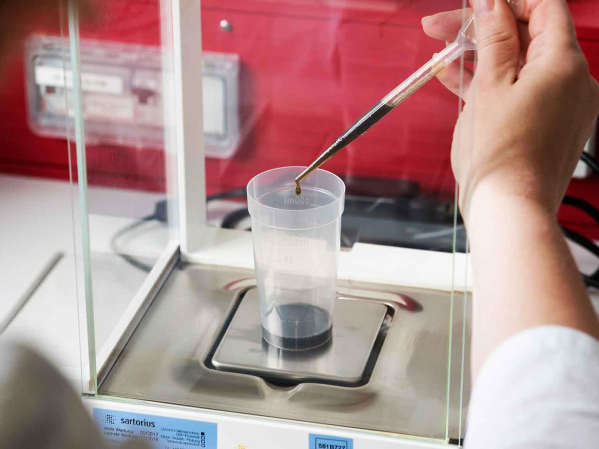 Why is marine engine lubricating oil necessarily different to automotive oil? The answer is the level of corrosion protection engineered in. Learn more ahere ow.ly/VEx650Wk3Vw

Sponsored by LIQUI MOLY