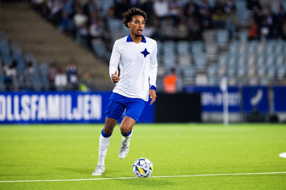 TransferTittle's tweet photo. Bolton Wanderers close to signing IFK Norrköping’s Jesper Ceesay for £895k. The 23-year-old Gambian-Swedish midfielder brings versatility &amp; physicality to #EFL L1.

Deal hinges on Luke Southwood move to Bristol Rovers being complete #bwfc #Ceesay #TransferNews #UTG #Bolton #BRFC https://t.co/7a9f0UMXVU
