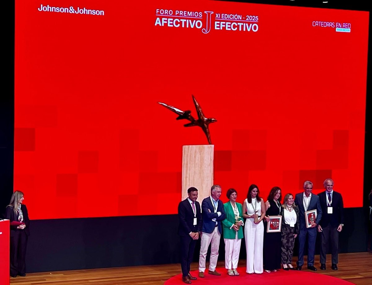 El proyecto DeciDE Salud, desarrollado e implementado en nuestro hospital, ha sido galardonado en los Premios Afectivo-Efectivo por mejorar los resultados en salud de los pacientes f.mtr.cool/kszgjmkwod