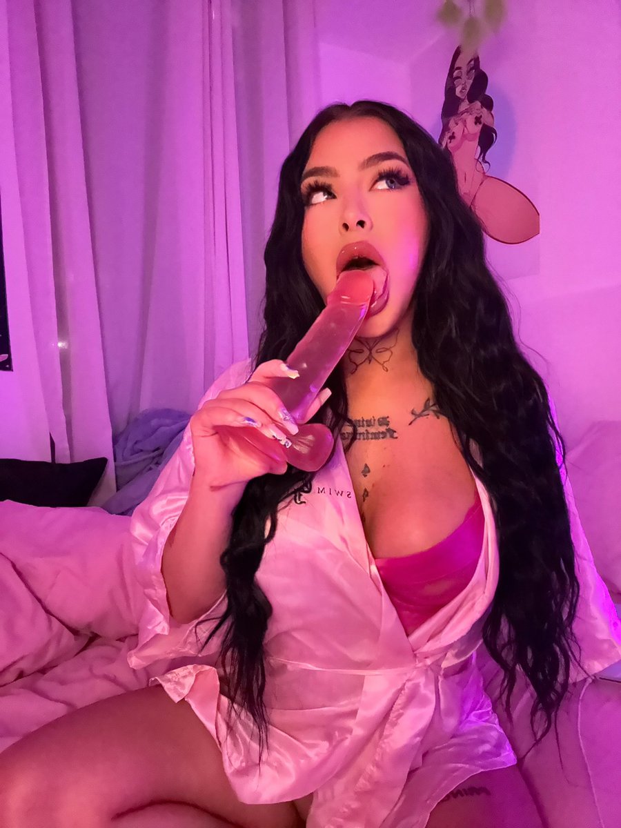 The only thing on my mind right now 😩

onlyfans.com/diamondfranco