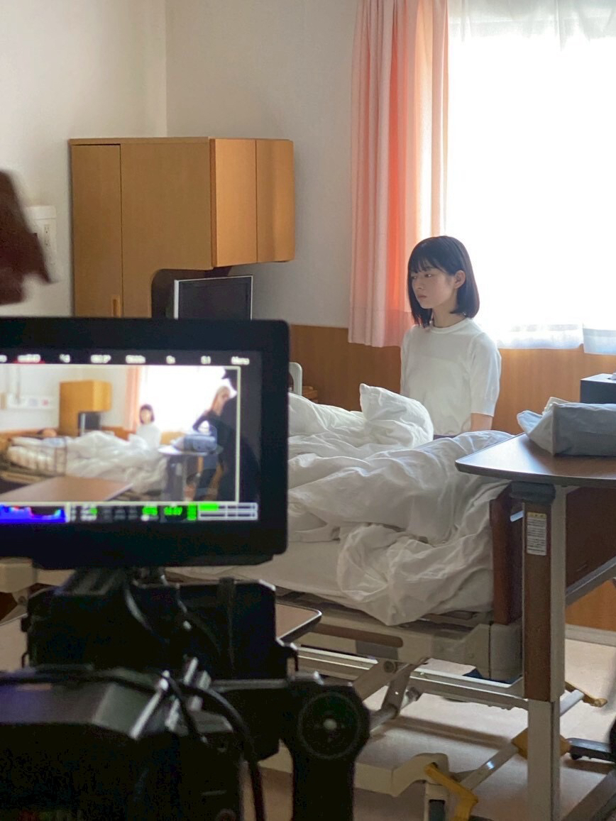 Nyardaughter's tweet image. 【#ナイアル娘 撮影レポート‼️】
本日は紅海役/西田圭李さんと航希役/笹田伶さんの撮影の様子をお届け!
お二人とも素晴らしい演者さん✨
スタートがかかる直前ということで、すでにバッチリ役に入っているのがわかりますね😉