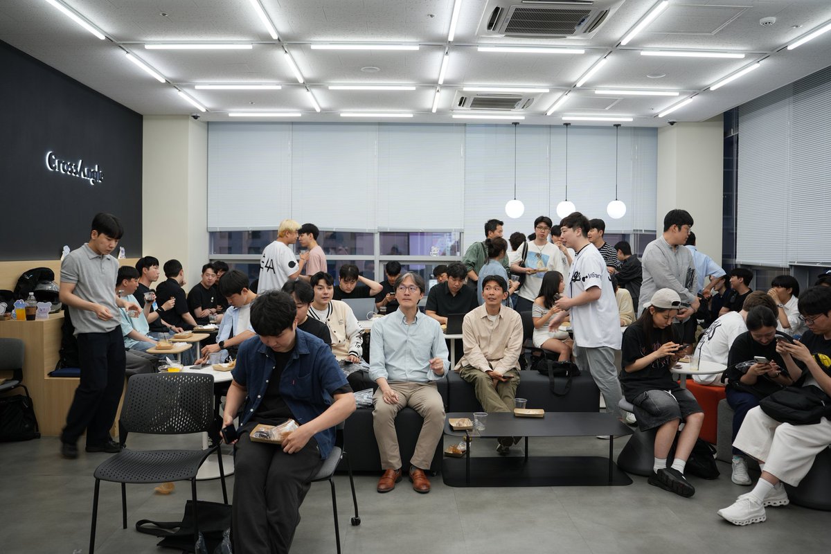 DeFi_Tex's tweet image. Thank you guys for attending our Mitosis & Friends Seoul event. It was a pleasure meeting you chads with your IRL avatars.
Shout out to the @DeSpreadTeam team and @co_cobling for helping out with the event!