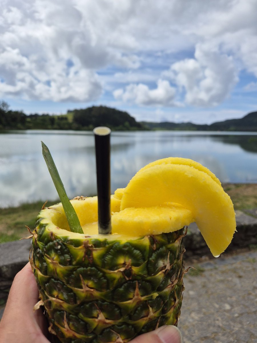 Breakfast at Furnas Lake (Caldeiras da Lagoa das Furnas) 😍🙏 #azores #saomiguel #furnas