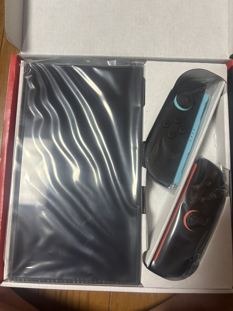 sky7941's tweet photo. ようやっとSwitch2開封❗️引っ越ししたけどダウンロードの嵐💦まともに遊べるのは休みに入ってからかな💦 https://t.co/SwaUKxR4Wi