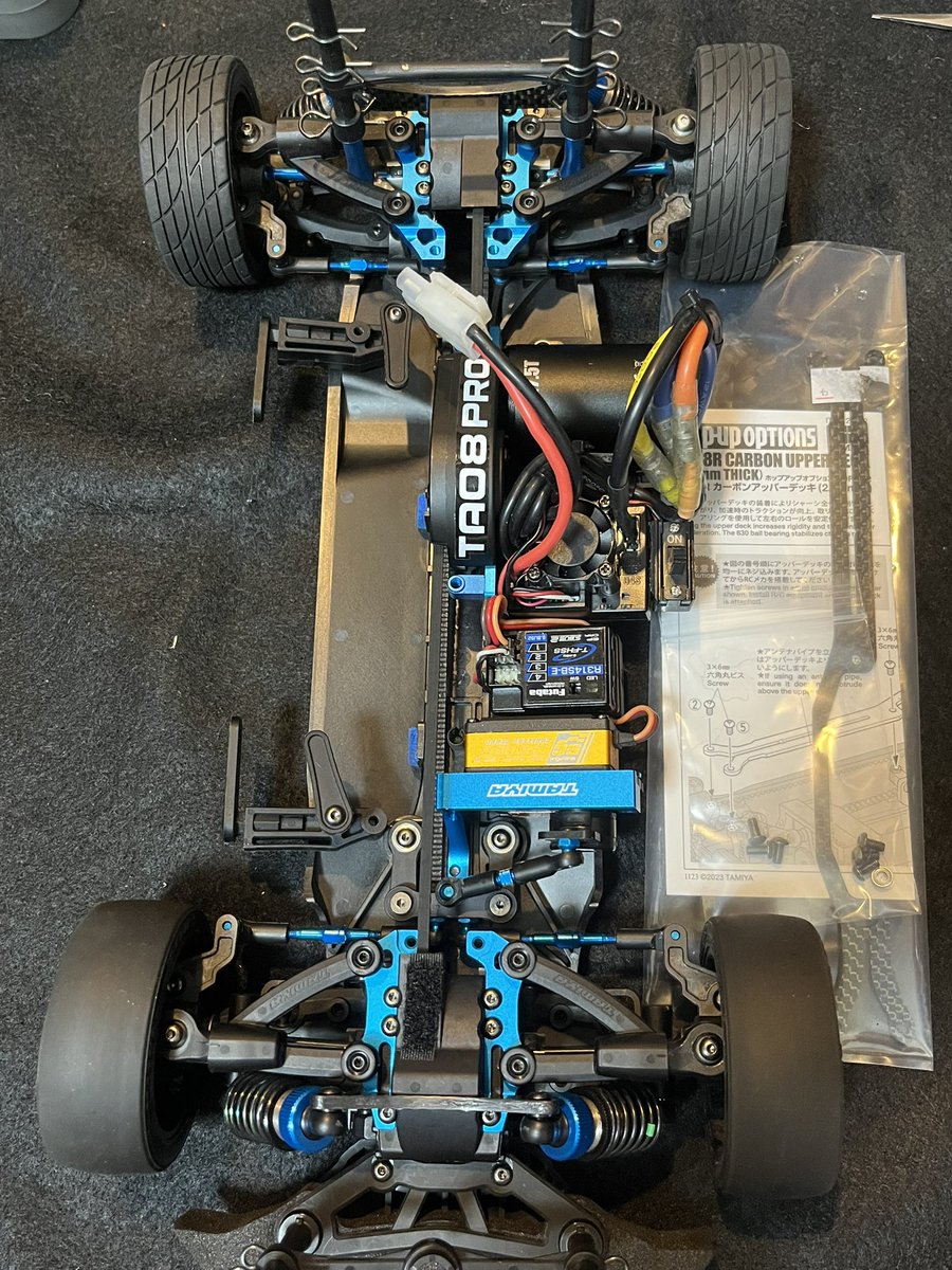 kimi_f194's tweet photo. #タミヤRC #TA08PRO
結局モーターマウントとアッパーデッキも購入
週末の試走に向けてモーターマウント
のみ交換
アッパーデッキは試着のみして一旦外しました😁
だいぶR😁 https://t.co/CPfc718yqZ
