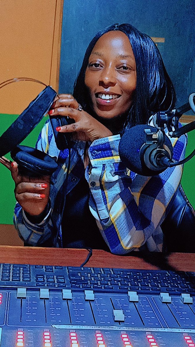 lbs89fm's tweet photo. #ZagiraProgram is on with @Jacquelineann77 ,aka Radio Empress aka The ticha.
All fun Sponsored by
#TuskerLaga,#CaptainMorgan,
#Bond7,#GuinessSmooth https://t.co/HUHyQEW1Xv