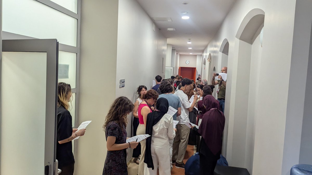 ArqusAlliance's tweet image. 📌 The first-ever Arqus #StudentLab has already started in @VU_LT‼️

18 #ArqusStudents are working in 3 teams to co-create meaningful change in #HigherEducation 💡

🔗 More info: arqus-alliance.eu/call/arqus-stu…