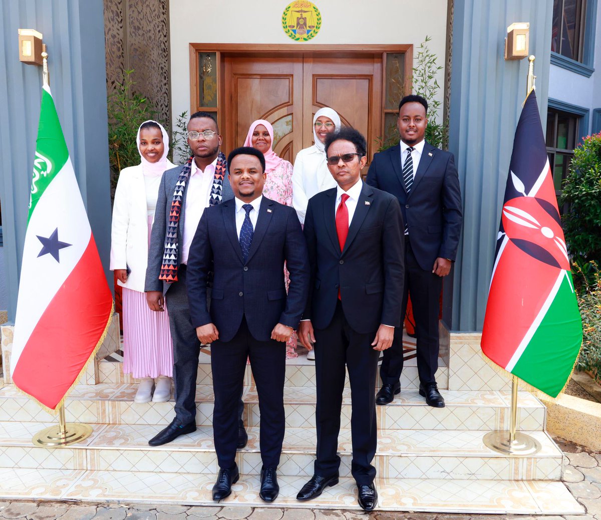 Mohamed Barawani, PhD (@mohamedbarawani) on Twitter photo Today, I am pleased to transfer my role as the Republic of Somaliland's Ambassador to Kenya to my Deputy <a href="/SharmakeGeelle/">Sharmake Gelle</a> . I want to thank my colleagues at the Mission, the Government of Kenya, and members of the IC, as well as our subsequent SL presidents with whom I worked. Today, I am pleased to transfer my role as the Republic of Somaliland's Ambassador to Kenya to my Deputy <a href="/SharmakeGeelle/">Sharmake Gelle</a> . I want to thank my colleagues at the Mission, the Government of Kenya, and members of the IC, as well as our subsequent SL presidents with whom I worked.