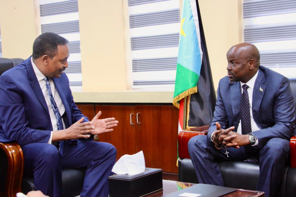 DrWorkneh's tweet image. Held productive consultations with H.E. Dr. Benjamin Bol Mel Kuol, Vice President and Chairperson of the Economic Cluster of the Republic of South Sudan. We discussed key issues related to collaborative peace efforts and the implementation of the Revitalized Agreement on the…